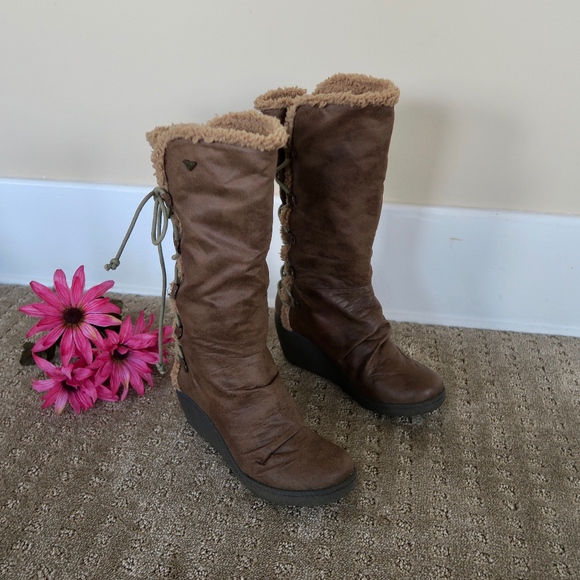 Roxy Shoes - ROXY Like new! Gondola wedge boots Sz 6